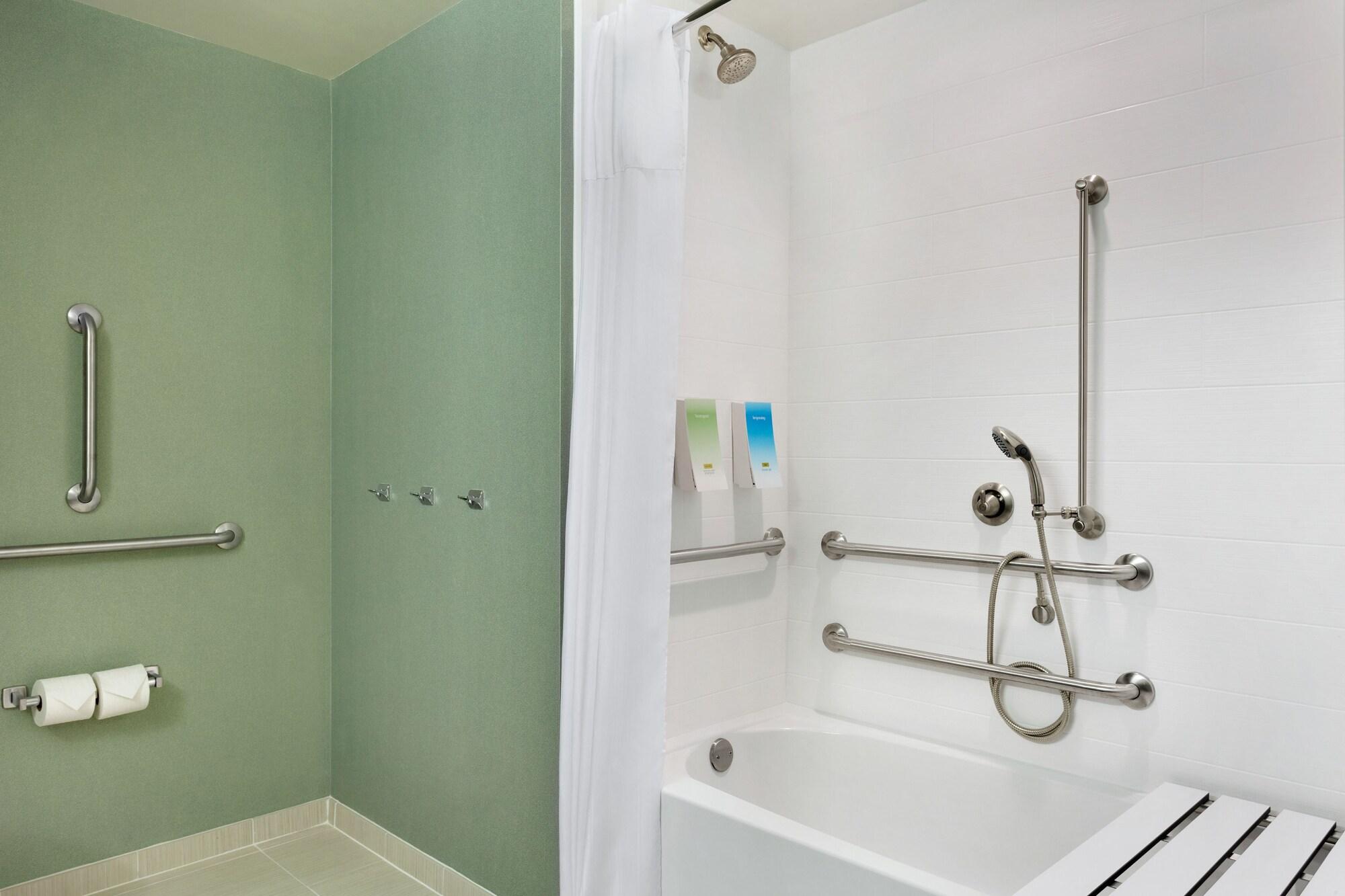 Home2 Suites By Hilton Greenville Downtown Екстер'єр фото