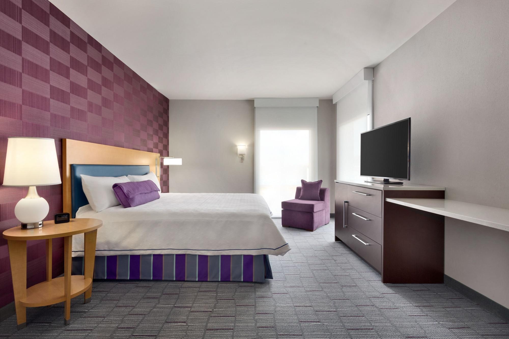 Home2 Suites By Hilton Greenville Downtown Екстер'єр фото