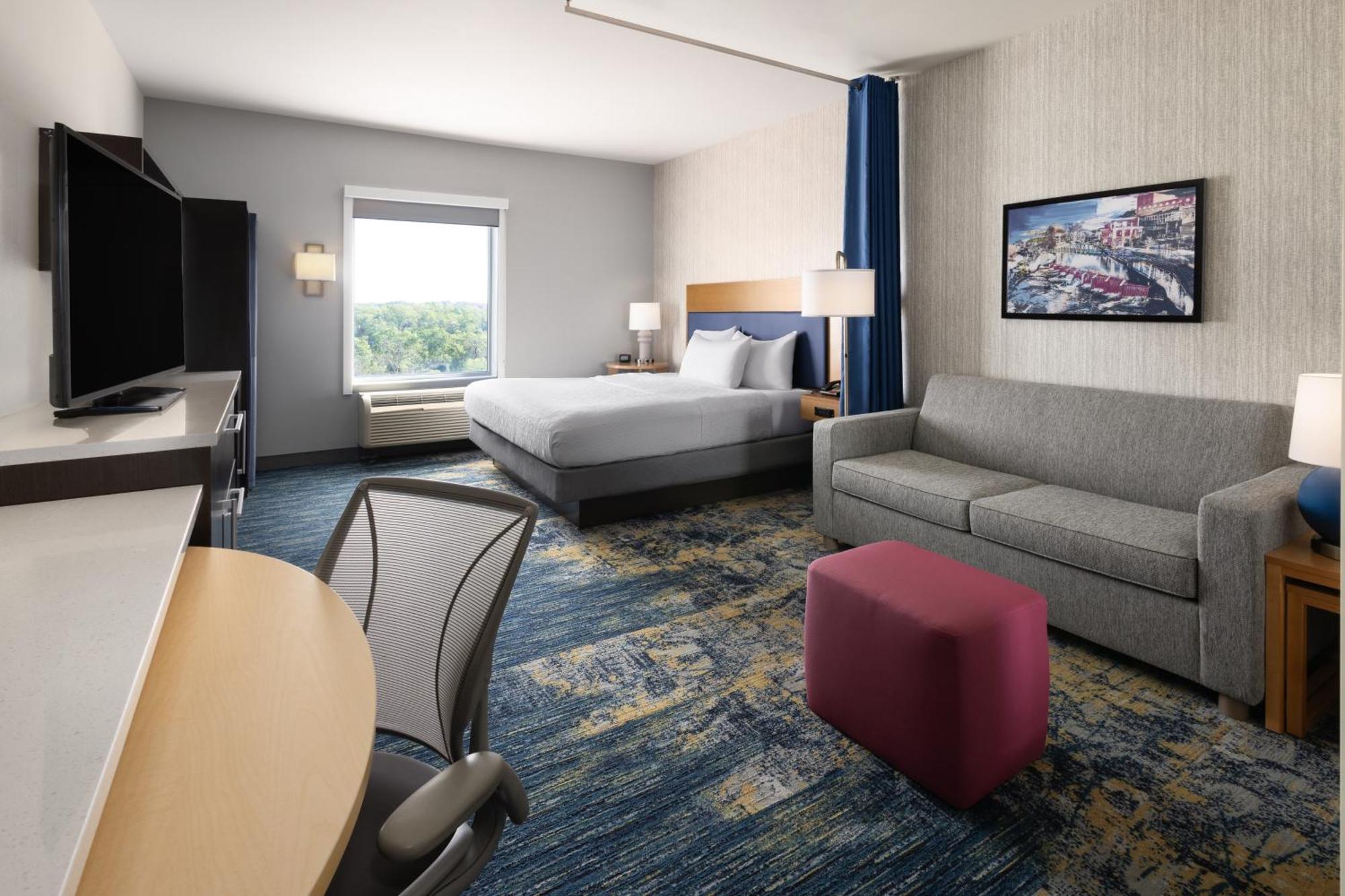 Home2 Suites By Hilton Greenville Downtown Екстер'єр фото