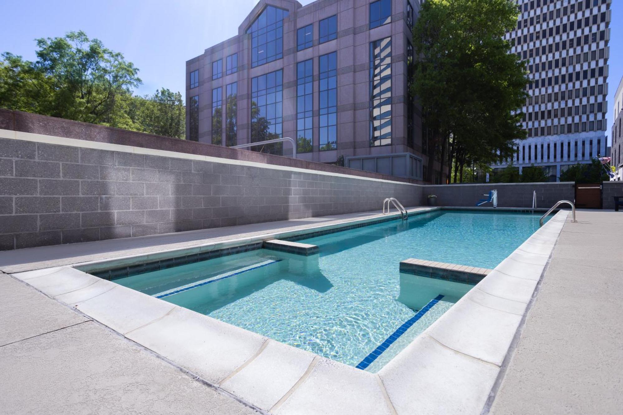 Home2 Suites By Hilton Greenville Downtown Екстер'єр фото