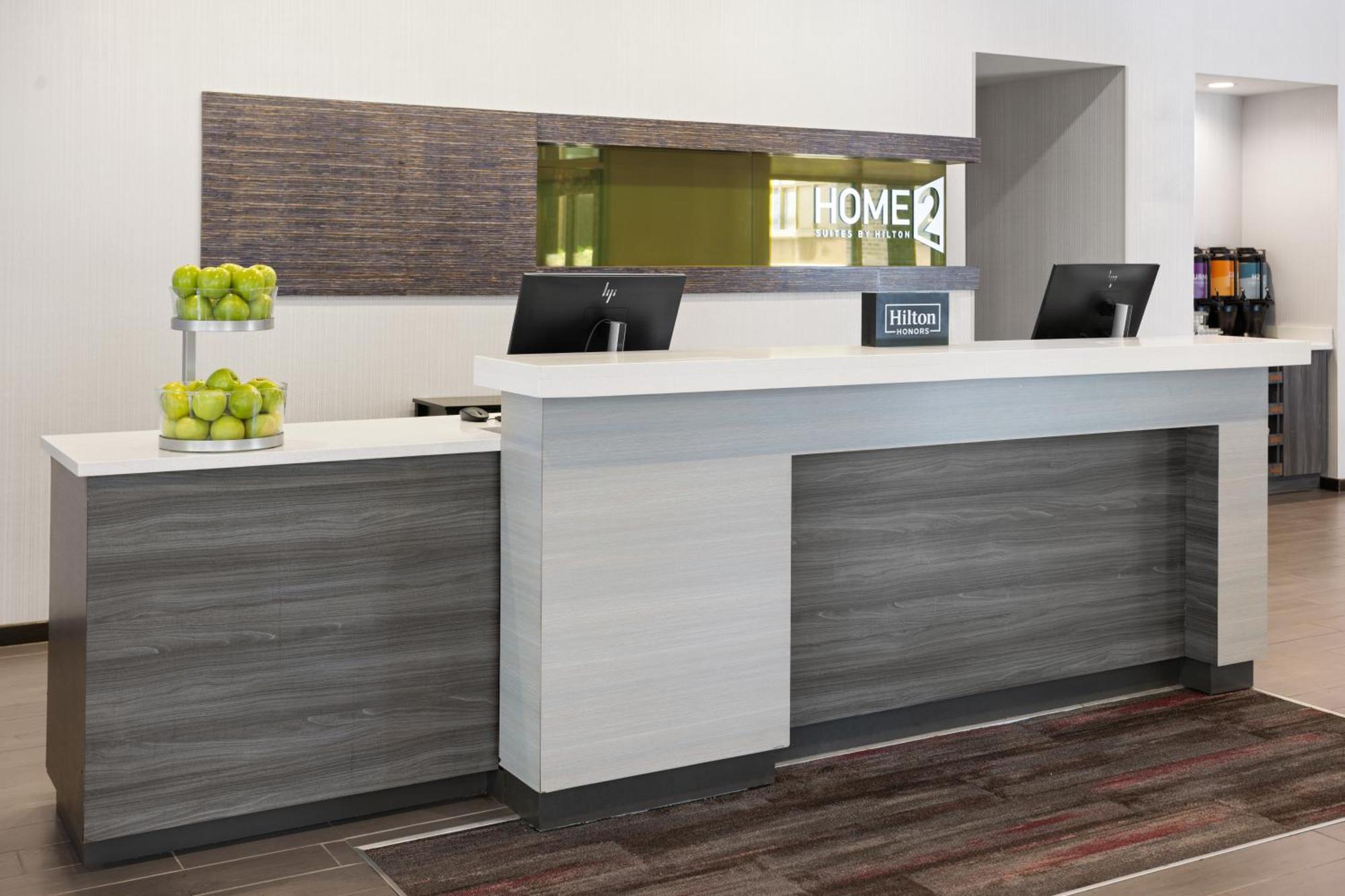 Home2 Suites By Hilton Greenville Downtown Екстер'єр фото