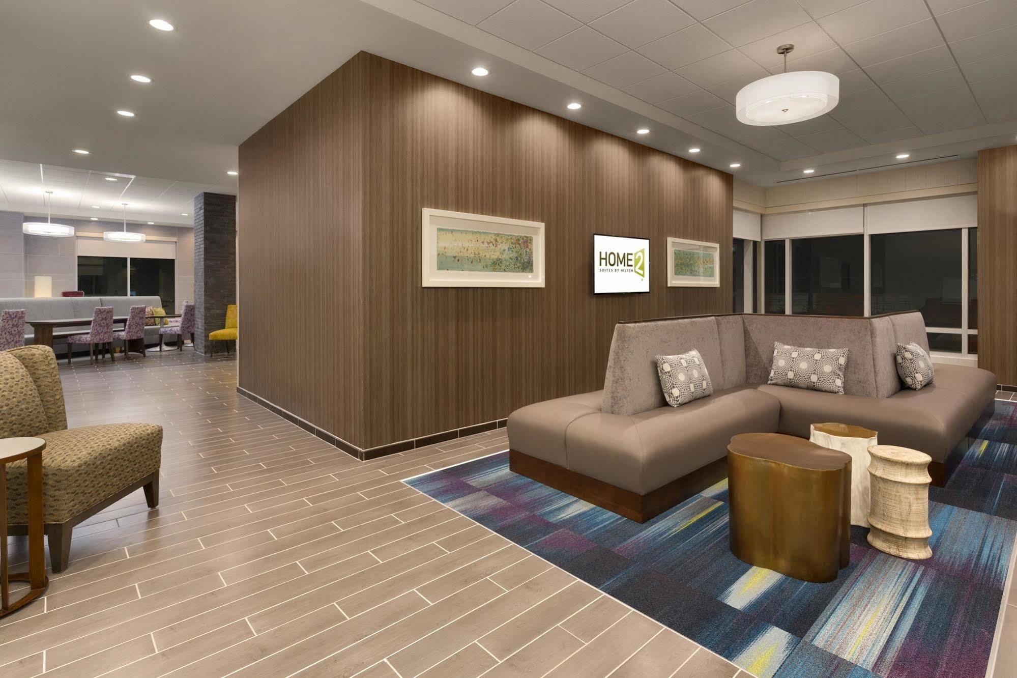 Home2 Suites By Hilton Greenville Downtown Екстер'єр фото
