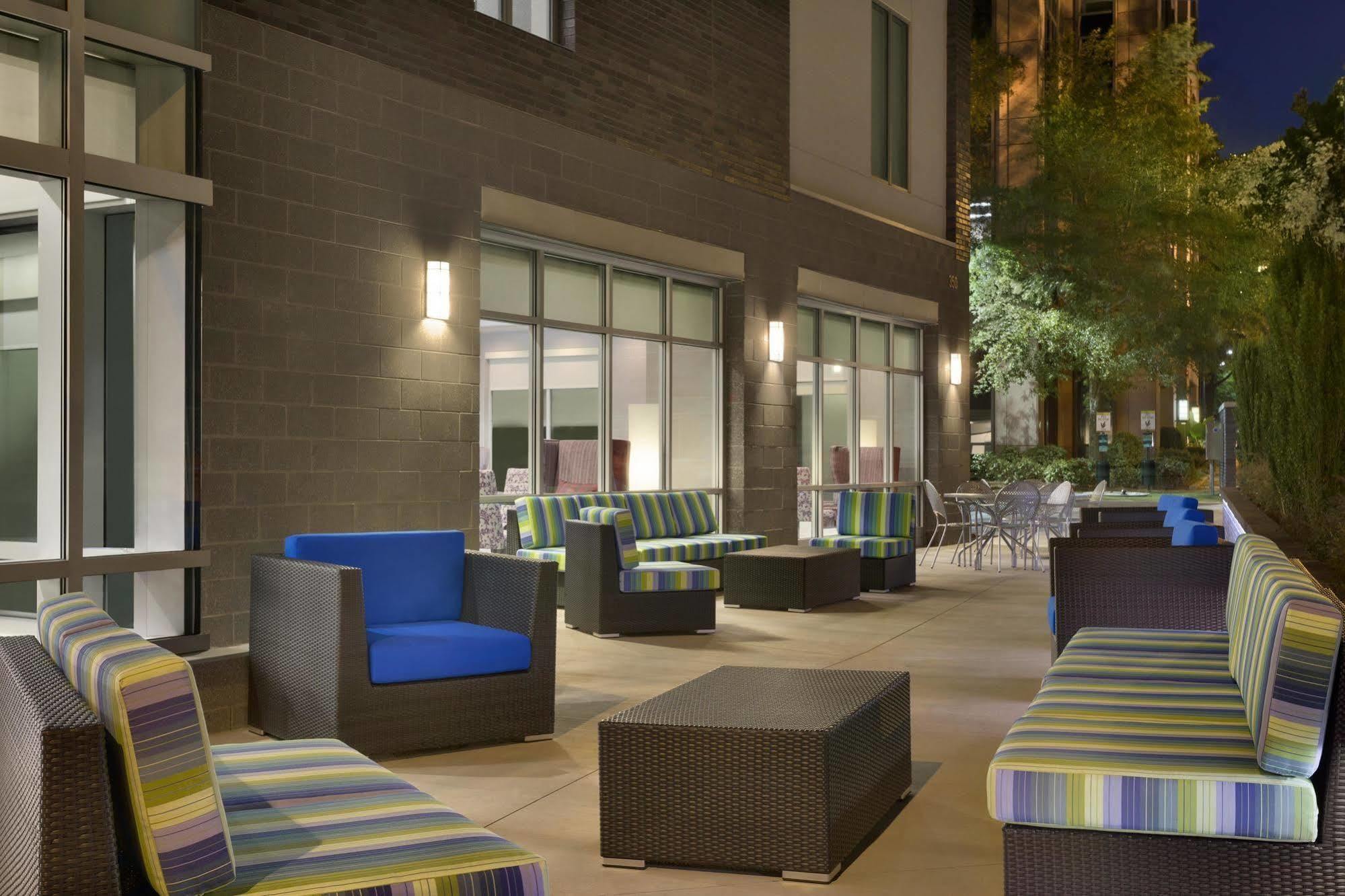 Home2 Suites By Hilton Greenville Downtown Екстер'єр фото